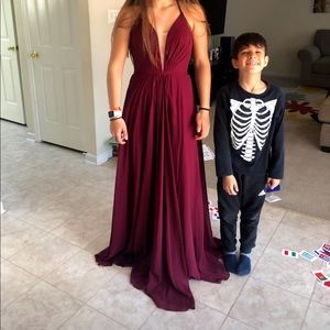 Faviana burgundy prom dress size 2